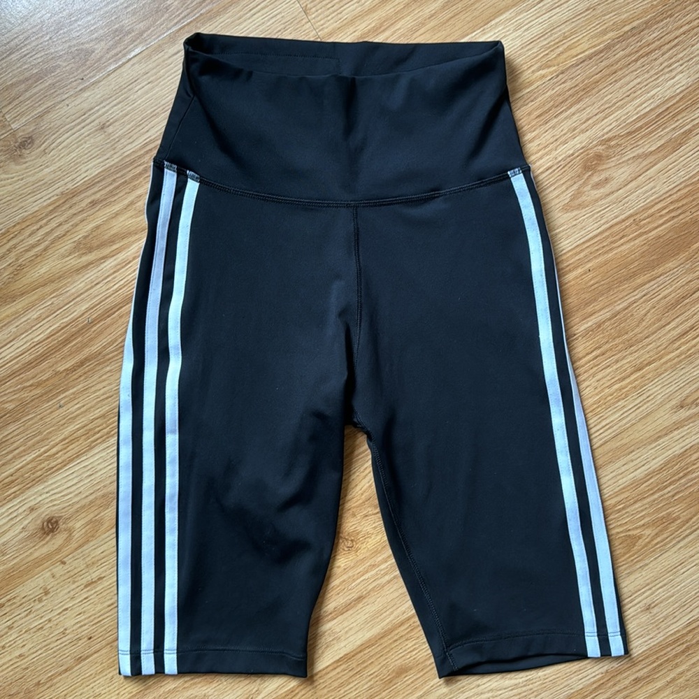 Never Worn ✨ Adidas HR 10” biker shorts - size S